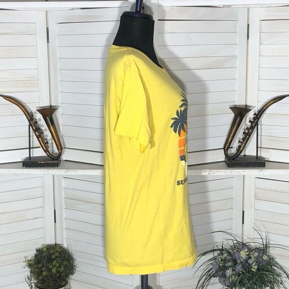 Stranger Things Surfer Boy Pizza Yellow Tee - Medium - Picture 3 of 9